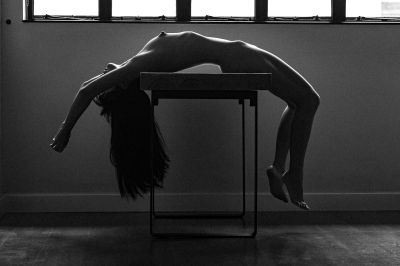 An Offering / Nude  Fotografie von Fotograf Michael Sakas ★1 | STRKNG