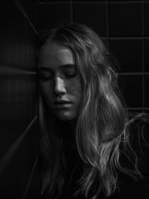 introverted / Portrait  Fotografie von Fotograf Lutz Ulrich | STRKNG