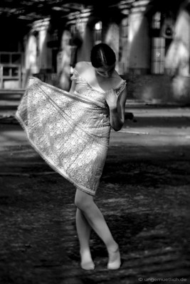 » #1/9 « / VITA - Model Sasa 2011 / Blog post by <a href="https://ungemuetlich.strkng.com/en/">Photographer ungemuetlich</a> / 2017-07-01 02:03 / Konzeptionell