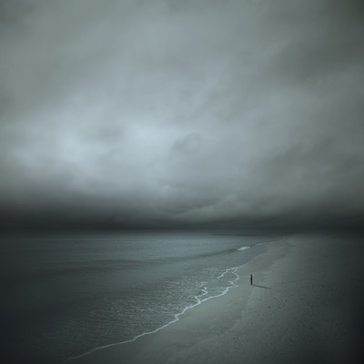 staring at the sea - © philip mckay / Konzeptionell