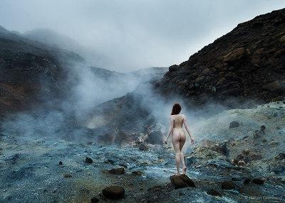 4) »Goddess of the sulphur vapor« © Håkon Grønning