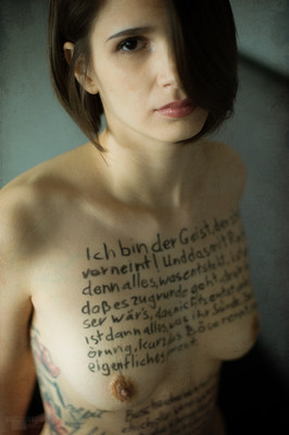 » #4/7 « / der Geist / Blog-Beitrag von <a href="https://andreaspuhl.strkng.com/de/">Fotograf Andreas Puhl</a> / 13.04.2019 16:23 / Nude