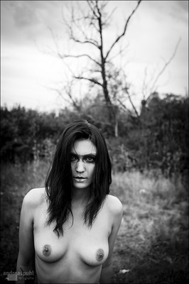 » #3/3 « / the birds / Blog post by <a href="https://andreaspuhl.strkng.com/en/">Photographer Andreas Puhl</a> / 2020-04-17 12:11 / Nude