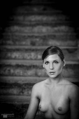 » #3/6 « / know who I am / Blog-Beitrag von <a href="https://andreaspuhl.strkng.com/de/">Fotograf Andreas Puhl</a> / 11.06.2020 09:08 / Nude