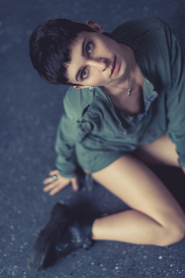 » #6/6 « / old green shirt / Blog-Beitrag von <a href="https://andreaspuhl.strkng.com/de/">Fotograf Andreas Puhl</a> / 12.02.2021 16:53