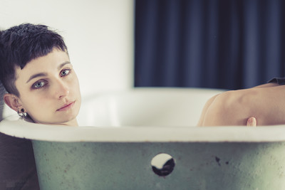 » #5/6 « / missing / Blog-Beitrag von <a href="https://andreaspuhl.strkng.com/de/">Fotograf Andreas Puhl</a> / 03.04.2021 15:47 / Portrait