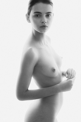 » #1/9 « / far from home / Blog post by <a href="https://andreaspuhl.strkng.com/en/">Photographer Andreas Puhl</a> / 2021-04-13 07:46 / Nude