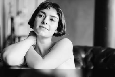 » #2/6 « / young girl / Blog-Beitrag von <a href="https://andreaspuhl.strkng.com/de/">Fotograf Andreas Puhl</a> / 21.05.2021 18:48 / Nude