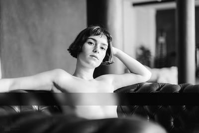 » #3/6 « / young girl / Blog post by <a href="https://andreaspuhl.strkng.com/en/">Photographer Andreas Puhl</a> / 2021-05-21 18:48 / Nude