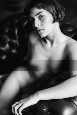 » #6/6 « / young girl / Blog post by <a href="https://andreaspuhl.strkng.com/en/">Photographer Andreas Puhl</a> / 2021-05-21 18:48 / Nude