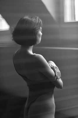 » #4/9 « / the way she moves / Blog post by <a href="https://andreaspuhl.strkng.com/en/">Photographer Andreas Puhl</a> / 2021-12-18 08:55 / Nude