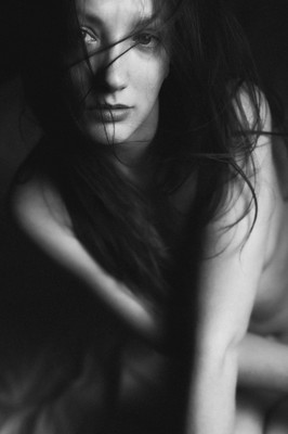 » #2/2 « / don't believe in fear / Blog post by <a href="https://andreaspuhl.strkng.com/en/">Photographer Andreas Puhl</a> / 2022-01-19 11:35 / Nude
