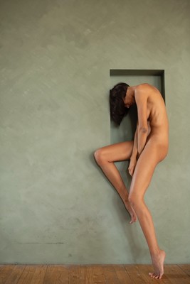 » #2/4 « / the devil makes us sin / Blog-Beitrag von <a href="https://andreaspuhl.strkng.com/de/">Fotograf Andreas Puhl</a> / 25.12.2022 12:12 / Nude