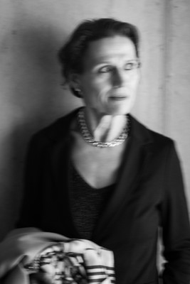 » #7/9 « / A Woman´s story / Blog-Beitrag von <a href="https://strkng.com/de/fotograf/a-g-p/">Fotograf a_g_p</a> / 29.01.2024 10:38 / Portrait