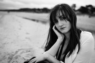» #7/9 « / On the beach with Lizzy / Blog post by <a href="https://strkng.com/en/photographer/carpe+lucem/">Photographer Carpe Lucem</a> / 2019-01-11 17:03 / Menschen