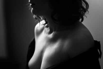 » #3/3 « / Close II / Blog post by <a href="https://strkng.com/en/photographer/carpe+lucem/">Photographer Carpe Lucem</a> / 2021-03-06 20:11 / Nude