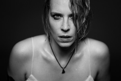 » #6/6 « / S A B I A / Blog post by <a href="https://strkng.com/en/photographer/carpe+lucem/">Photographer Carpe Lucem</a> / 2021-10-24 19:49 / Portrait / portrait,blackandwhite,woman