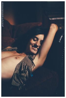 » #3/9 « / different kinds of laughter / Blog post by <a href="https://strkng.com/en/model/peacocks+feather/">Model Peacocks feather</a> / 2018-10-28 17:55 / Menschen