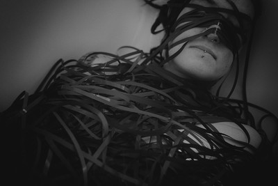 » #1/9 « / Bänderbad / Blog post by <a href="https://strkng.com/en/model/peacocks+feather/">Model Peacocks feather</a> / 2019-05-23 11:44