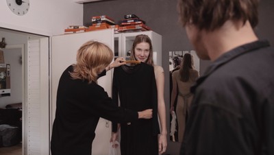 » #6/9 « / Holger Nitschke | Analog Portrait&amp;Fashion VIDEOPORTRAIT / Blog-Beitrag von <a href="https://strkng.com/de/fotograf/holger+nitschke/">Fotograf Holger Nitschke</a> / 03.09.2023 14:27