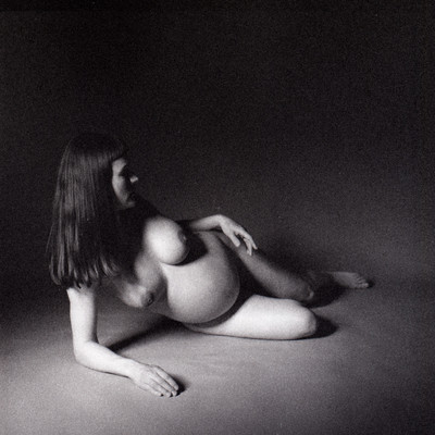» #4/9 « / Carrying / Blog post by <a href="https://sermon.strkng.com/en/">Photographer André Leischner</a> / 2025-05-14 16:15