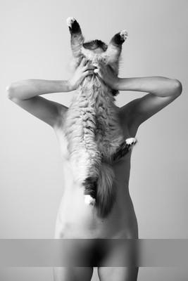 » #2/6 « / Hidden Faces / Blog-Beitrag von <a href="https://strkng.com/de/fotografin/astrid+susanna+schulz/">Fotografin Astrid Susanna Schulz</a> / 05.05.2019 19:49 / Nude