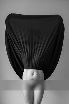 » #4/6 « / Hidden Faces / Blog-Beitrag von <a href="https://strkng.com/de/fotografin/astrid+susanna+schulz/">Fotografin Astrid Susanna Schulz</a> / 05.05.2019 19:49 / Nude