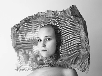 » #3/3 « / Gina / Blog post by <a href="https://strkng.com/en/photographer/astrid+susanna+schulz/">Photographer Astrid Susanna Schulz</a> / 2020-05-28 12:02 / Schwarz-weiss