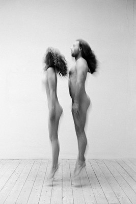 » #3/3 « / Untitled / Blog-Beitrag von <a href="https://strkng.com/de/fotografin/astrid+susanna+schulz/">Fotografin Astrid Susanna Schulz</a> / 31.03.2022 14:31 / Nude / analog,analogue,onfilm,rolleisuperpan200,pushedfilm