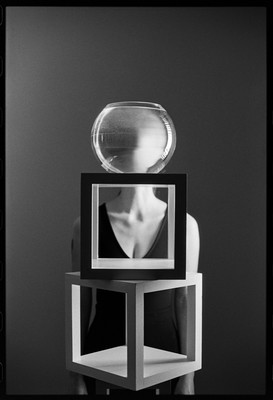 » #1/3 « / Untitled / Blog post by <a href="https://strkng.com/en/photographer/astrid+susanna+schulz/">Photographer Astrid Susanna Schulz</a> / 2023-12-19 23:45 / Schwarz-weiss / Kentmere,on film,Kentmere400,MinoltaXE-1