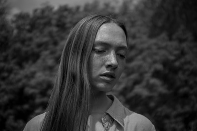 » #1/4 « / Miriam / Blog post by <a href="https://strkng.com/en/photographer/carsten+schenker/">Photographer Carsten Schenker</a> / 2019-06-21 11:47 / Schwarz-weiss