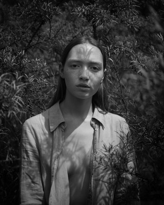 » #3/4 « / Miriam / Blog post by <a href="https://strkng.com/en/photographer/carsten+schenker/">Photographer Carsten Schenker</a> / 2019-06-21 11:47 / Schwarz-weiss