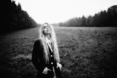 » #7/7 « / Leonie / Blog post by <a href="https://strkng.com/en/photographer/jens+wild/">Photographer Jens Wild</a> / 2020-11-13 12:19 / Mode / Beauty