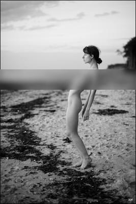 » #5/6 « / An evening by the sea / Blog post by <a href="https://kaimueller.strkng.com/en/">Photographer Kai Mueller</a> / 2018-08-26 18:13 / Nude