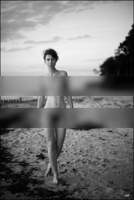 » #6/6 « / An evening by the sea / Blog-Beitrag von <a href="https://kaimueller.strkng.com/de/">Fotograf Kai Mueller</a> / 26.08.2018 18:13 / Nude