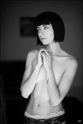 » #8/9 « / One hour with Alisa in Berlin / Blog-Beitrag von <a href="https://kaimueller.strkng.com/de/">Fotograf Kai Mueller</a> / 18.09.2018 19:57 / Portrait