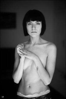 » #9/9 « / One hour with Alisa in Berlin / Blog post by <a href="https://kaimueller.strkng.com/en/">Photographer Kai Mueller</a> / 2018-09-18 19:57 / Portrait