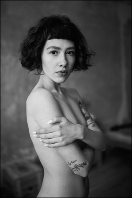 » #1/6 « / Meeting Lola / Blog-Beitrag von <a href="https://kaimueller.strkng.com/de/">Fotograf Kai Mueller</a> / 25.06.2019 18:50 / Nude