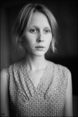 » #2/9 « / Anne / Blog post by <a href="https://kaimueller.strkng.com/en/">Photographer Kai Mueller</a> / 2019-11-12 22:50 / Portrait