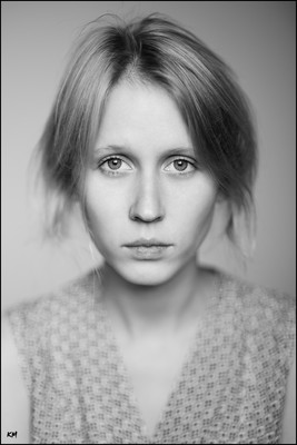 » #3/9 « / Anne / Blog-Beitrag von <a href="https://kaimueller.strkng.com/de/">Fotograf Kai Mueller</a> / 12.11.2019 22:50 / Portrait