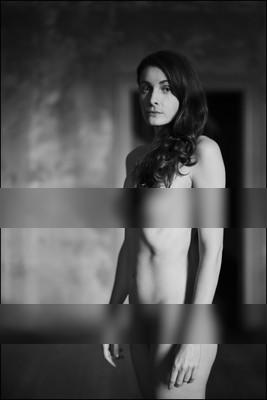 » #5/9 « / Gutshausgeschichten / Blog-Beitrag von <a href="https://kaimueller.strkng.com/de/">Fotograf Kai Mueller</a> / 01.02.2022 19:35 / Nude