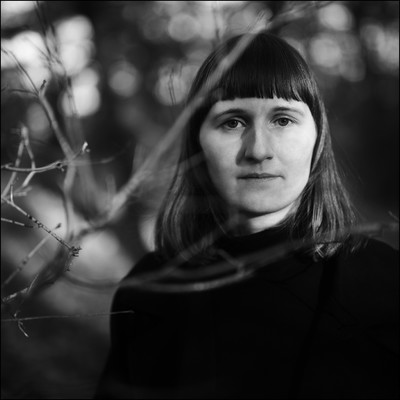 » #8/9 « / Zinnowitzer Kurzgeschichten / Blog-Beitrag von <a href="https://kaimueller.strkng.com/de/">Fotograf Kai Mueller</a> / 15.04.2022 17:49 / Portrait