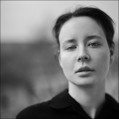 » #9/9 « / Uliana / Blog-Beitrag von <a href="https://kaimueller.strkng.com/de/">Fotograf Kai Mueller</a> / 15.09.2022 22:25 / Portrait