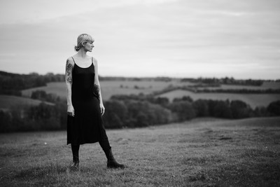 » #1/9 « / Frieda / Blog post by <a href="https://kaimueller.strkng.com/en/">Photographer Kai Mueller</a> / 2022-12-28 17:01 / Portrait