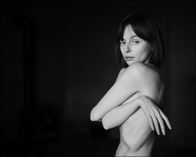 » #3/9 « / Gutshausgeschichten / Blog post by <a href="https://kaimueller.strkng.com/en/">Photographer Kai Mueller</a> / 2023-07-07 20:46 / Nude