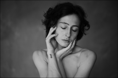 » #4/9 « / Emma, part one / Blog-Beitrag von <a href="https://kaimueller.strkng.com/de/">Fotograf Kai Mueller</a> / 28.07.2024 22:10 / Portrait