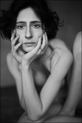 » #3/9 « / Emma, part two / Blog post by <a href="https://kaimueller.strkng.com/en/">Photographer Kai Mueller</a> / 2024-09-14 12:47 / Nude