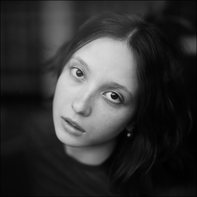 » #1/9 « / Milla / Blog-Beitrag von <a href="https://kaimueller.strkng.com/de/">Fotograf Kai Mueller</a> / 03.08.2025 15:59 / Portrait