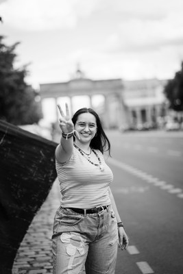 » #7/8 « / Graduation Shooting / Blog post by <a href="https://strkng.com/en/photographer/sven+hasper/">Photographer Sven Hasper</a> / 2020-08-13 22:12 / Portrait / #corona