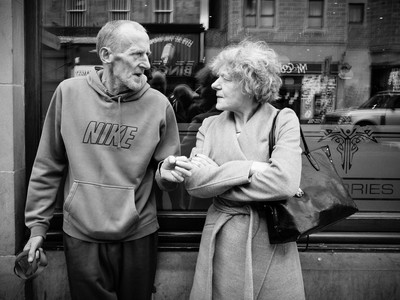 » #5/9 « / AugenBlicke im richtigen Moment / Blog post by <a href="https://strkng.com/en/photographer/thomas+f%C3%BCngerlings/">Photographer Thomas Füngerlings</a> / 2021-08-27 11:28 / Street